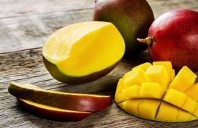 Манго фрукт, все о нем: полезные свойства, как правильно кушать манго — способы, как определить спелость и какие есть сорта Нужно ли чистить манго перед употреблением